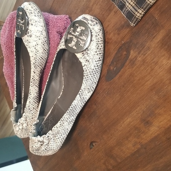 Tory Burch Ballet Flats Size 8 Womens Snake Print - Picture 4 of 5